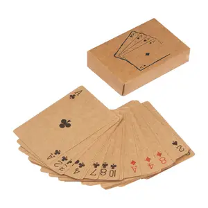 Újrahasznosított papírból készült kártyajáték