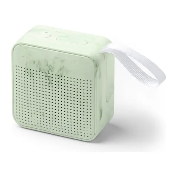 Hangszóró újrahasznosított kupakból fogantyúval