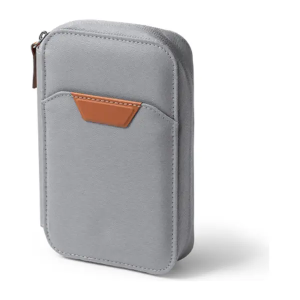 Utazó pénztárca külső zsebbel