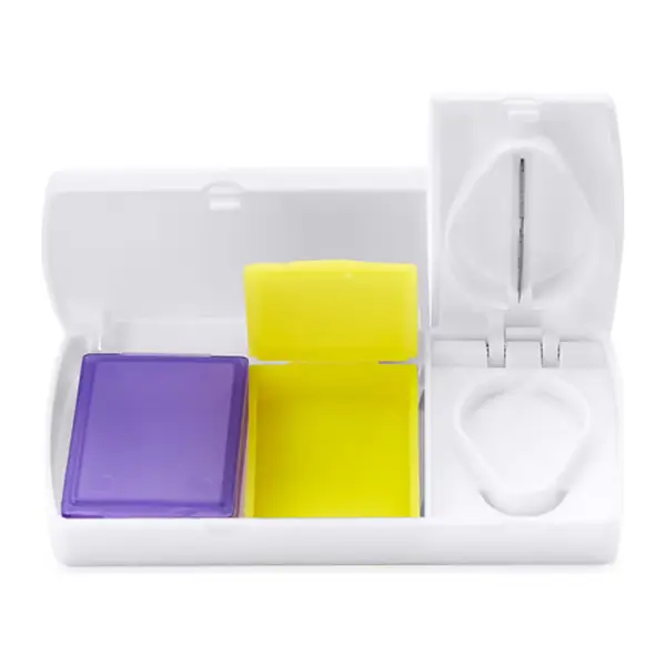 Tabletta tároló doboz gyógyszervágóval